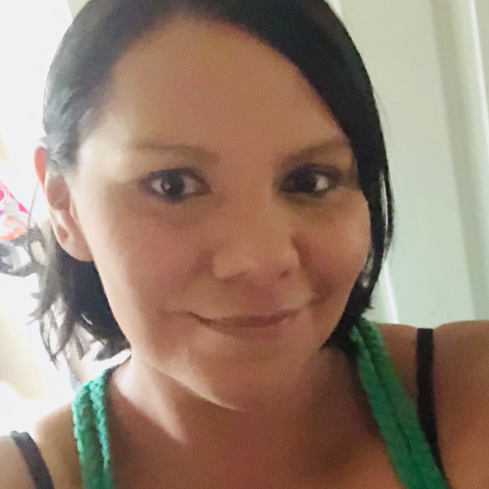 Meet your Posher, Elissa